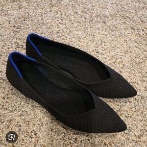 Black honey comb pointed toe Rothys